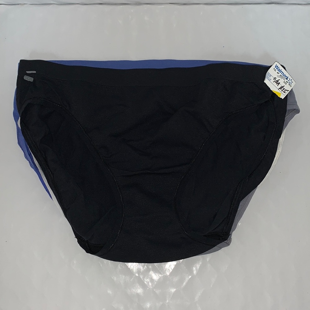Fruit of the Loom Women's Seamless Low-Rise Briefs, 4-Pack